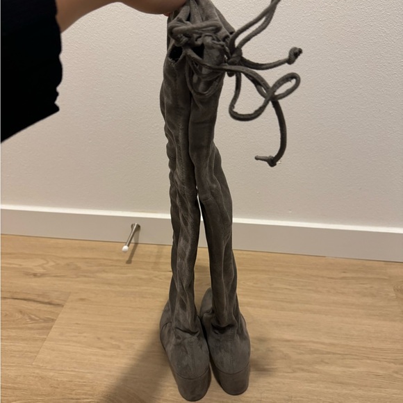 Boots - Picture 11 of 11